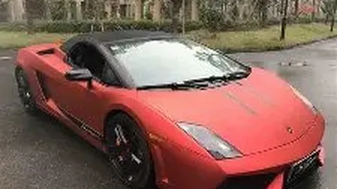 康辉遗憾错过与母亲合影，机上泪洒离别